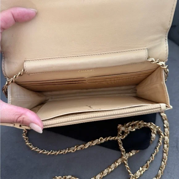 Chanel Caviar Beige small flap crossbody bag with gold chain and cc lock - Picture 10 of 13